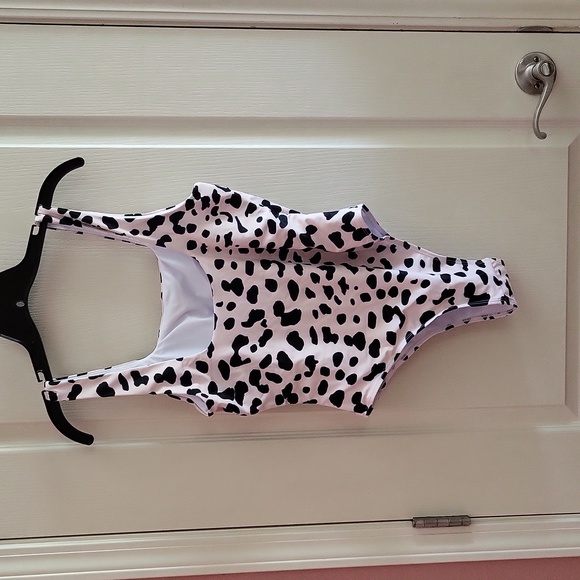 Pretty Garden Swim - Picture 3 of 6